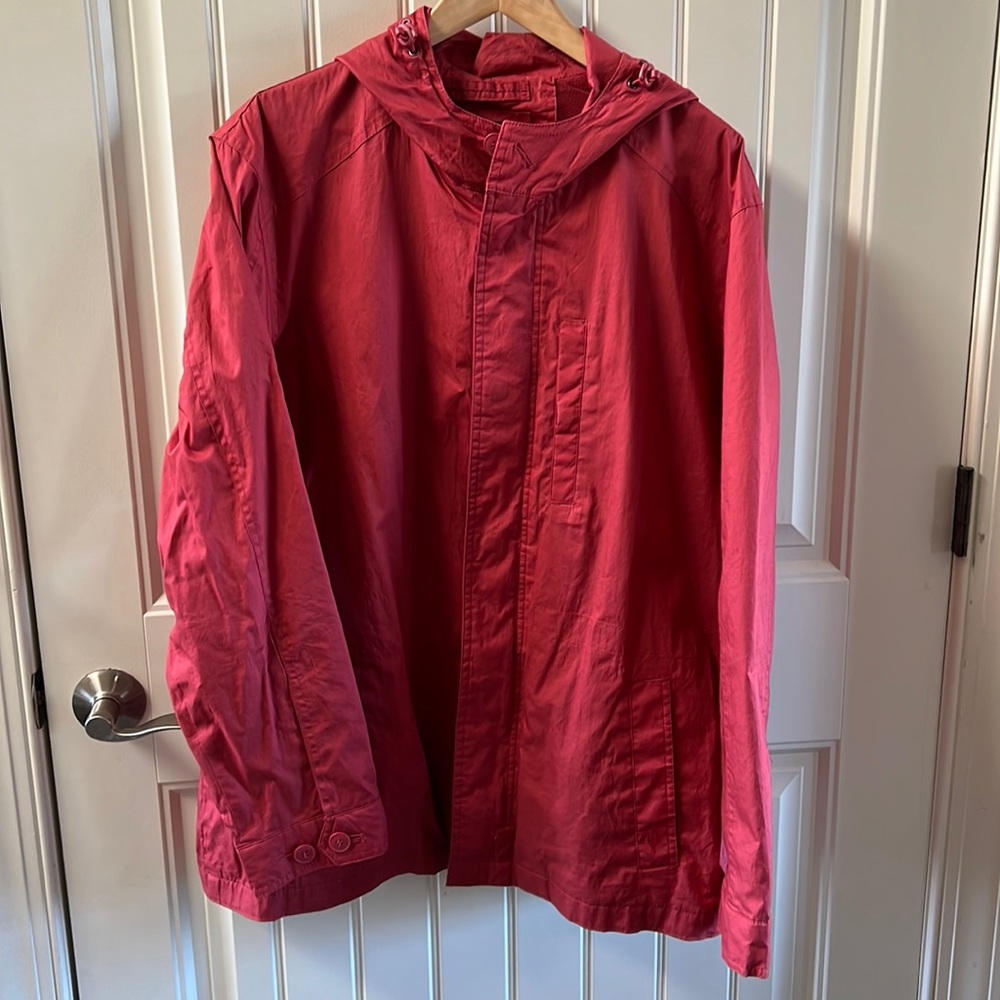EUC Dockers full zipper lightweight wind/rain coat with hood size XL